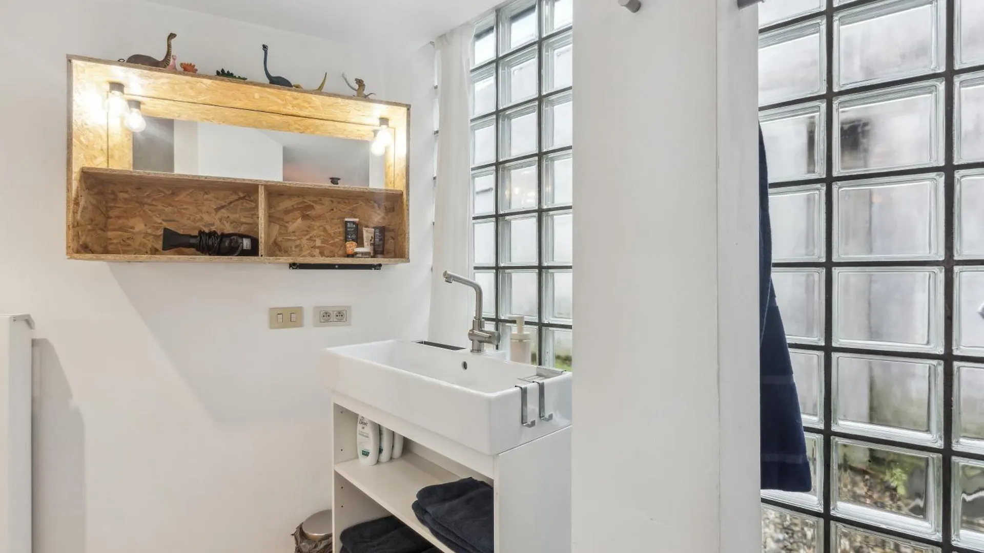 Cosy Art Studio Near Station With Bikes And Garden Ghent Apartment